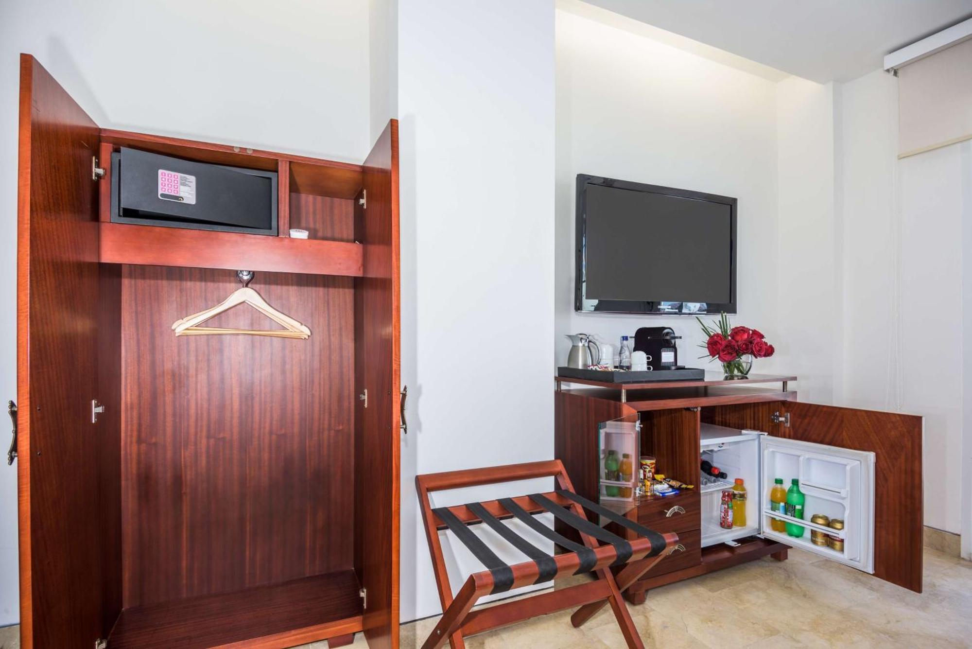 Nh Royal Urban Cartagena Hotel Kültér fotó